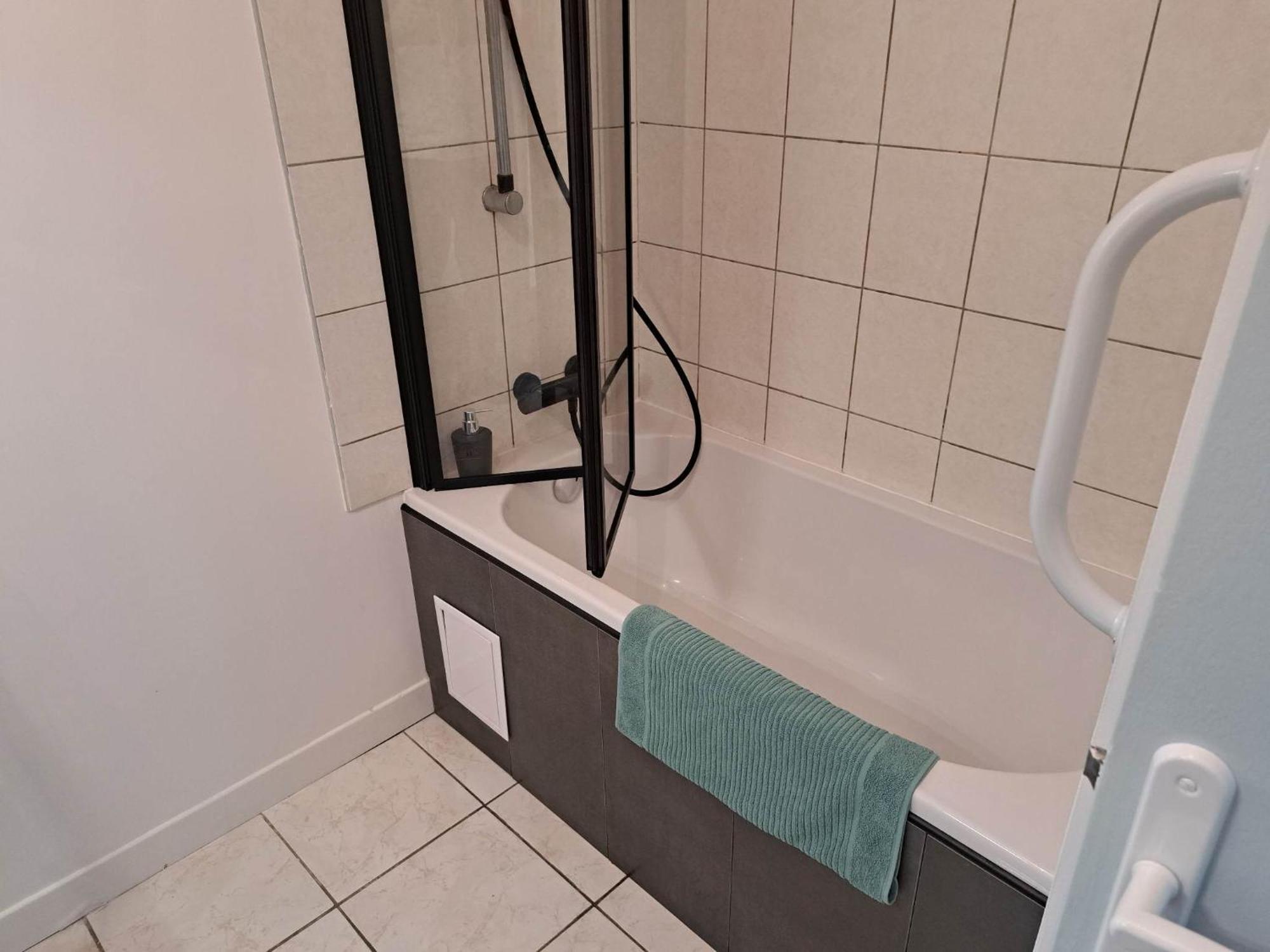 Appartements Lannion Proche Centre, Cotes De Granit Rose Room photo